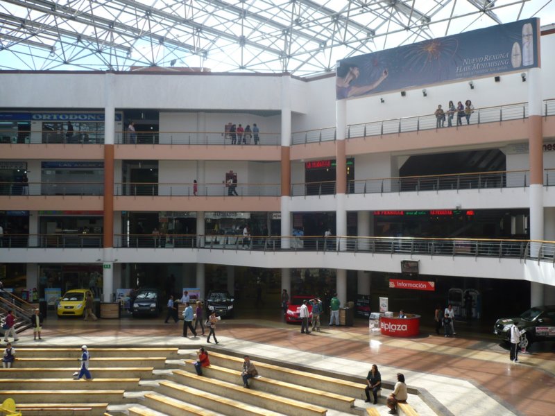 shoppingcenterplazelasamericansbogota.jpg