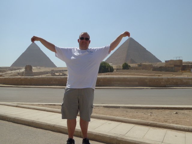 pyramidsofgiza.jpg