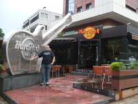 patrickhardrockcafeglyfada_small.jpg