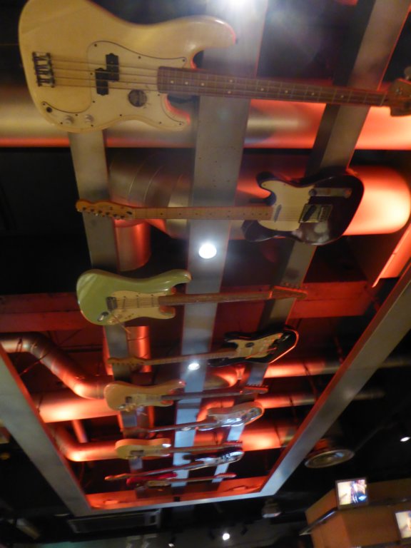 hardrockcafeosaka3.jpg