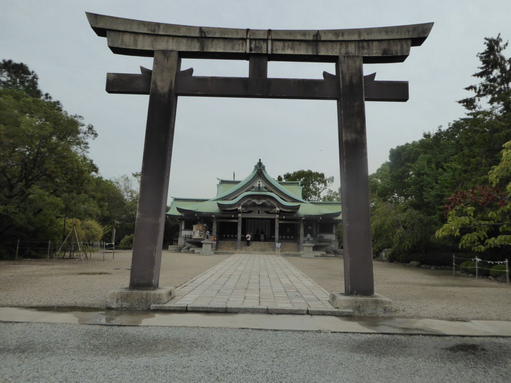 hokokushrine.jpg