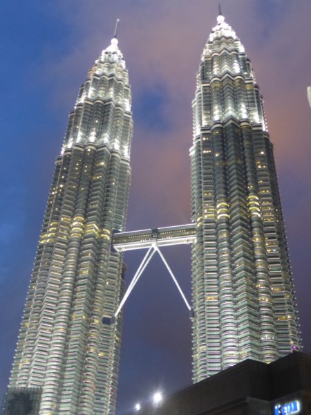 petronastowers3.jpg