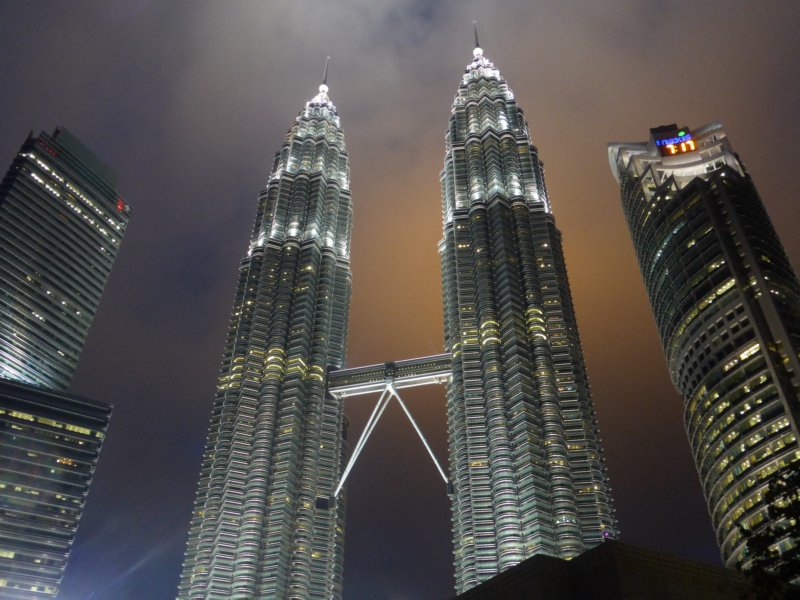 petronastowers4.jpg