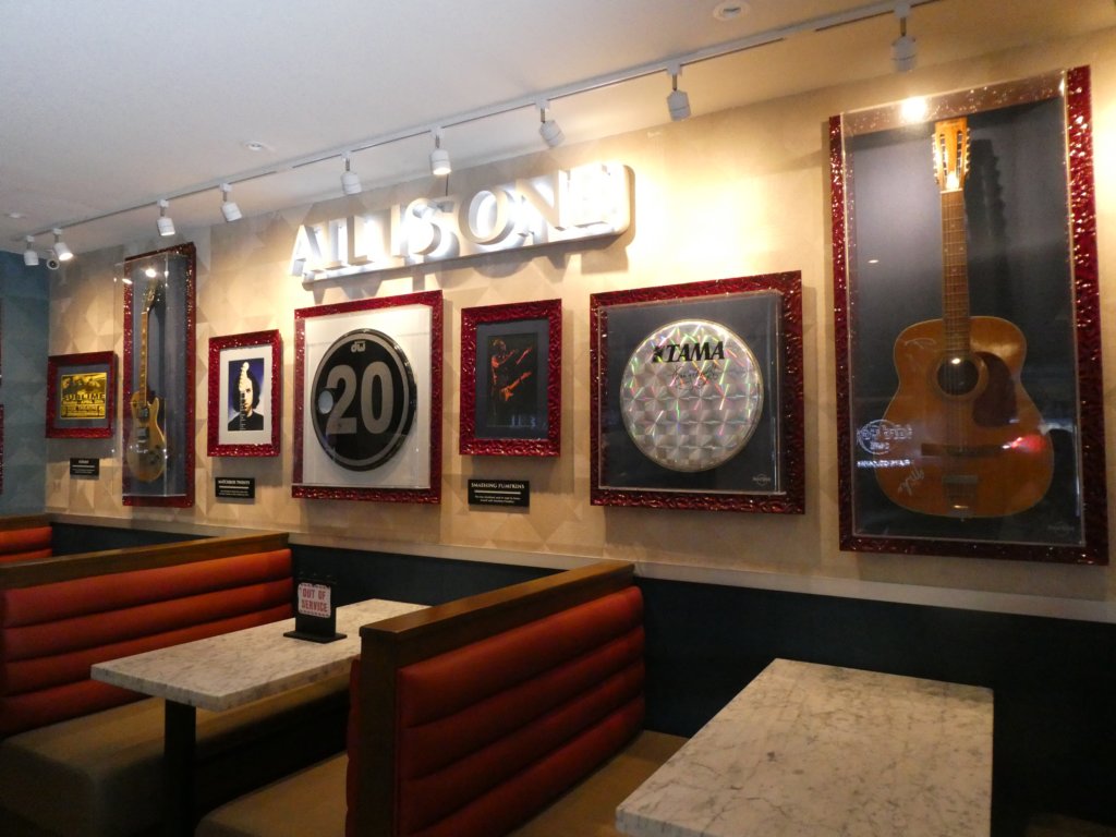 hardrockcafeplayadelcarmen6.jpg