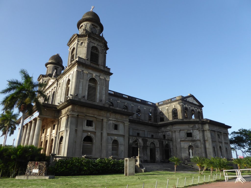 cathedralsantiagomanagua.jpg