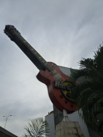 hardrockcafeguitar.jpg