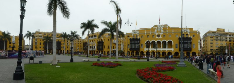 mainsquareoflima2.jpg