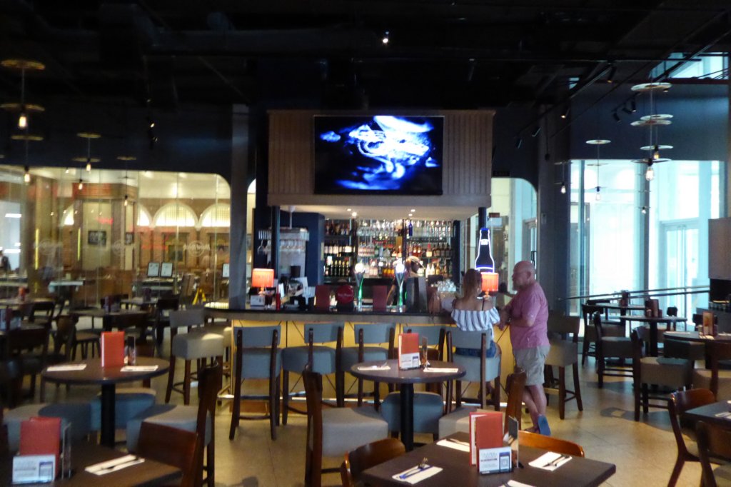 hardrockcafemanila5.jpg