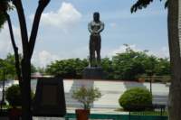 lapulapumonument_small.jpg