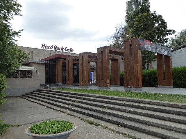 hardrockcafebucharest2.jpg