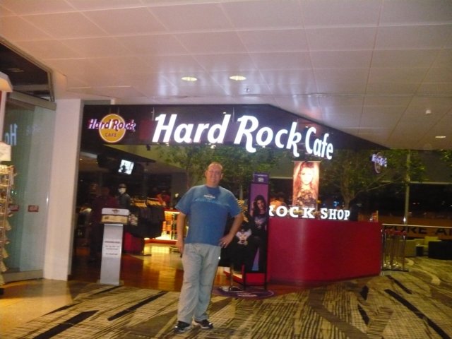 hardrockcafechangiairportsingapore.jpg