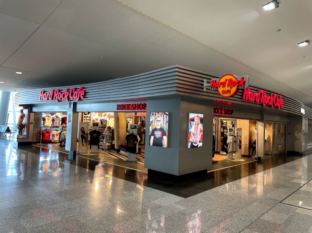 hardrockcafeairportshop.jpg