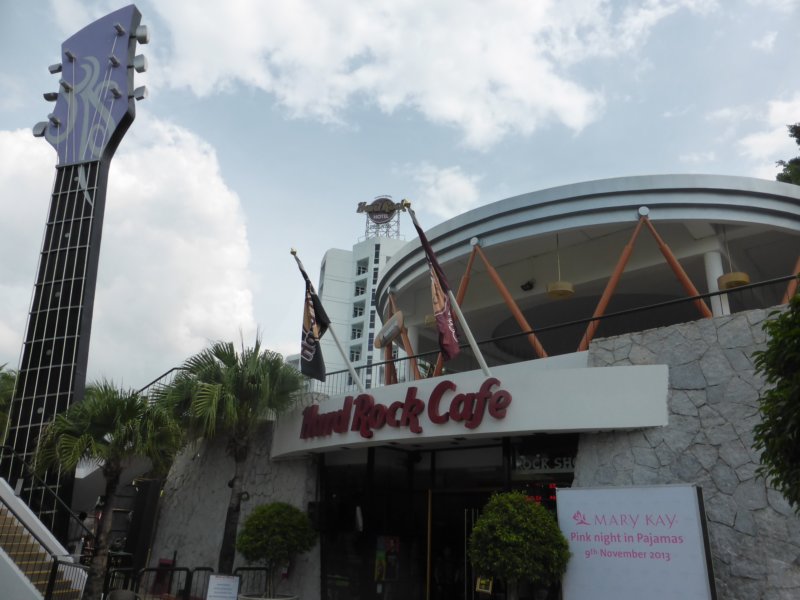 hardrockcafepattaya3.jpg