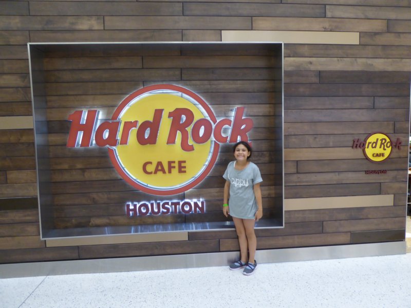 valentinahardrockcafehoustonairport.jpg