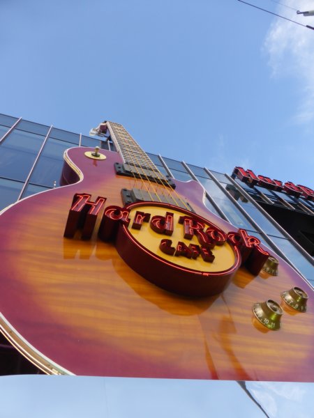 hardrockcafethestripguitar.jpg