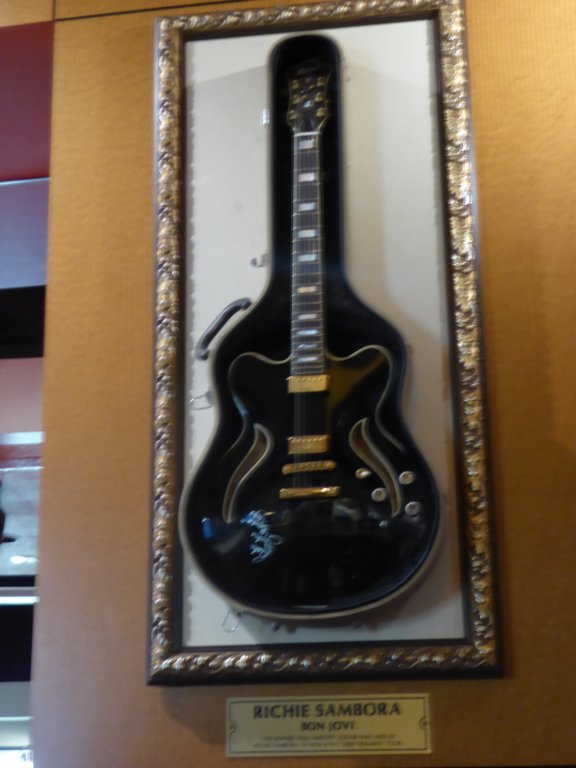 hardrockcafelouisville7.jpg