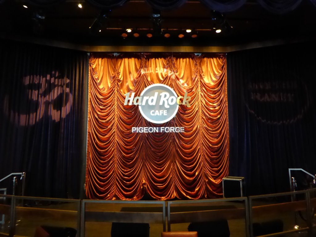 hardrockcafepigeonforge4.jpg